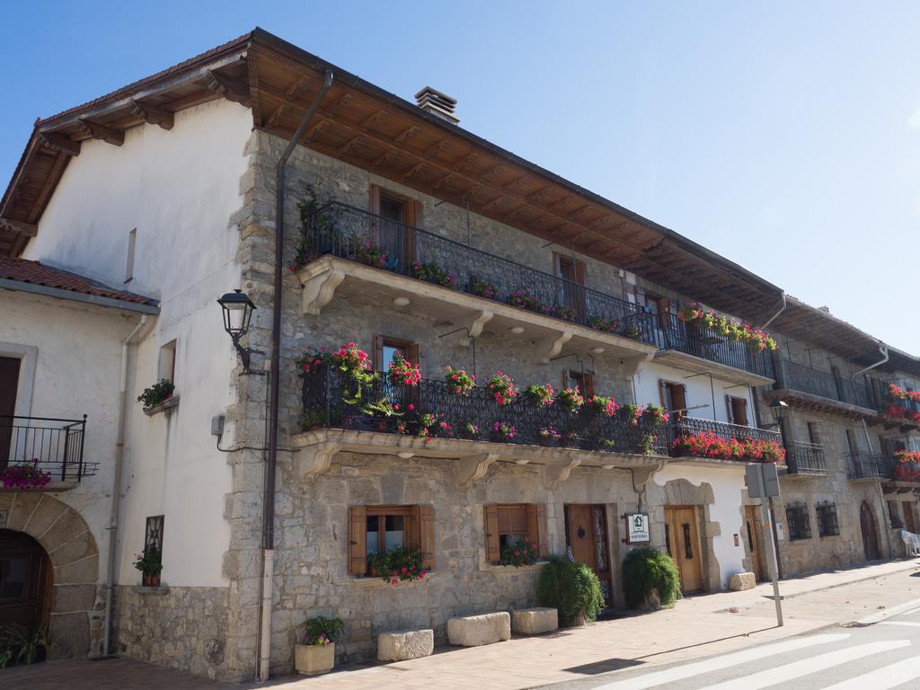 Casa Rural Martxoenea Landetxea Hotell Arruazu Eksteriør bilde